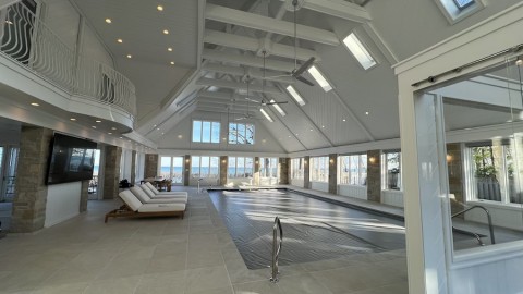 AVIDIA_AUG2025_Impact1_100inchPoolTVInstallation_PHOTO1